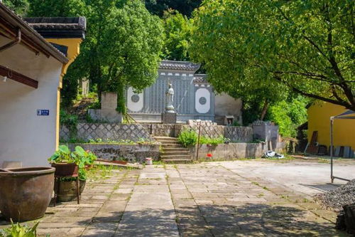 一墻隔出三寺,臨平超山村的這個奇葩景象,本地人是見怪不怪了嗎